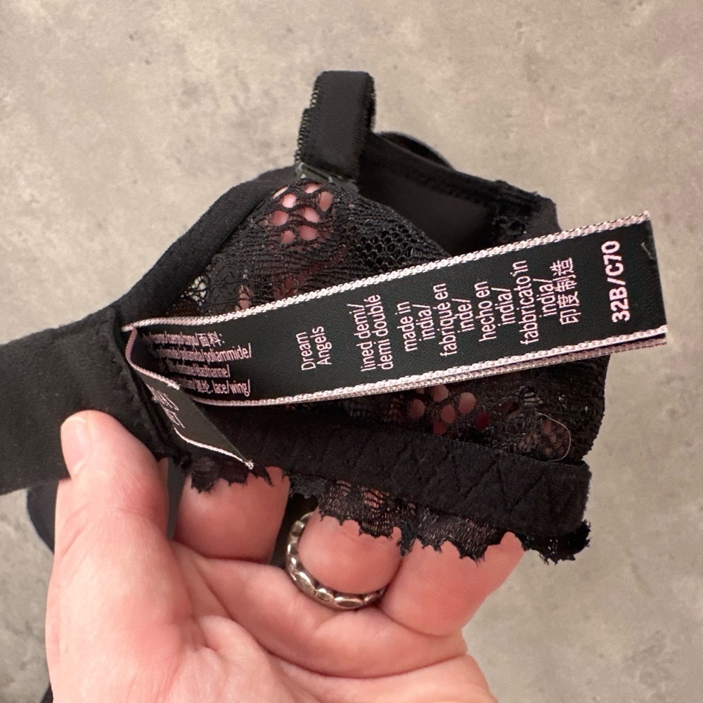 Victoria's Secret Dream Angels Black Bra | 32B | Punk | Lace | Whimsical Goth - Picture 10 of 12